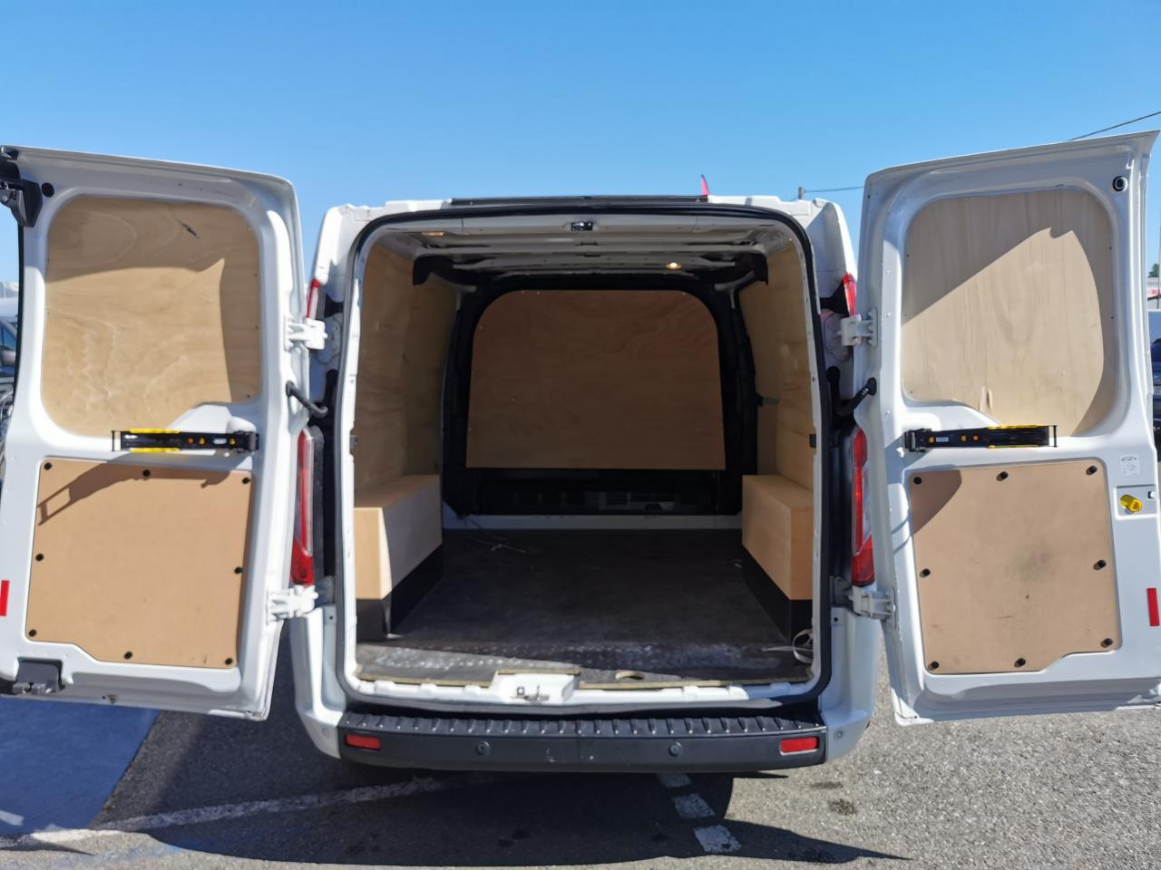 FORD Transit Custom 2.0 EcoBlue mHEV - 130 S&S TRANSIT CUSTOM FOURGON Fourgon 280 L1H1 Trend Business - Fourgon utilitaire: photos 3 FORD Transit Custom 2.0 EcoBlue mHEV - 130 S&S TRANSIT CUSTOM FOURGON Fourgon 280 L1H1 Trend Business - Fourgon utilitaire: photos 3