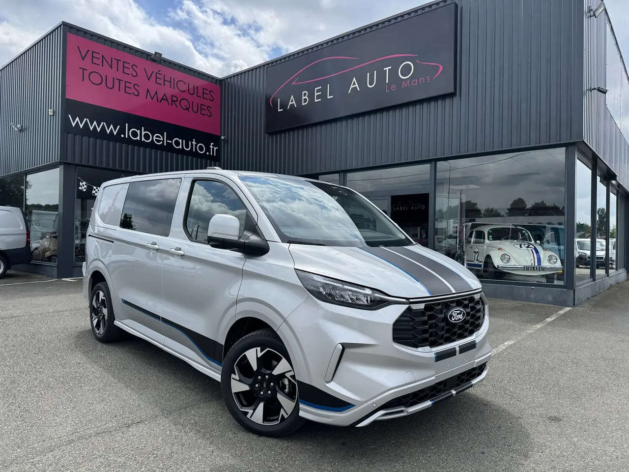 Ford Transit Custom 320 L1H1 2.0 ECOBLUE 170CH CABINE APPROFONDIE SPORT BVA8 - Utilitaire double cabine: photos 2 Ford Transit Custom 320 L1H1 2.0 ECOBLUE 170CH CABINE APPROFONDIE SPORT BVA8 - Utilitaire double cabine: photos 2
