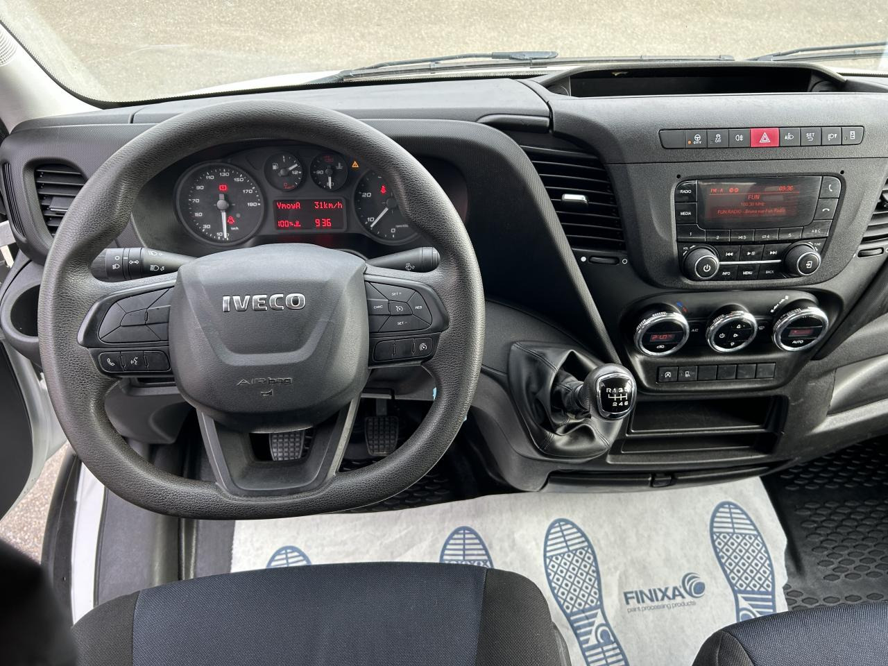 IVECO Daily 35 C 14 S&S (Quad-Leaf) CHASSIS CABINE 2014 35C/35S Chassis cabine 35 C Epmt.3.75 PHASE 3 - Utilitaire benne: photos 4 IVECO Daily 35 C 14 S&S (Quad-Leaf) CHASSIS CABINE 2014 35C/35S Chassis cabine 35 C Epmt.3.75 PHASE 3 - Utilitaire benne: photos 4