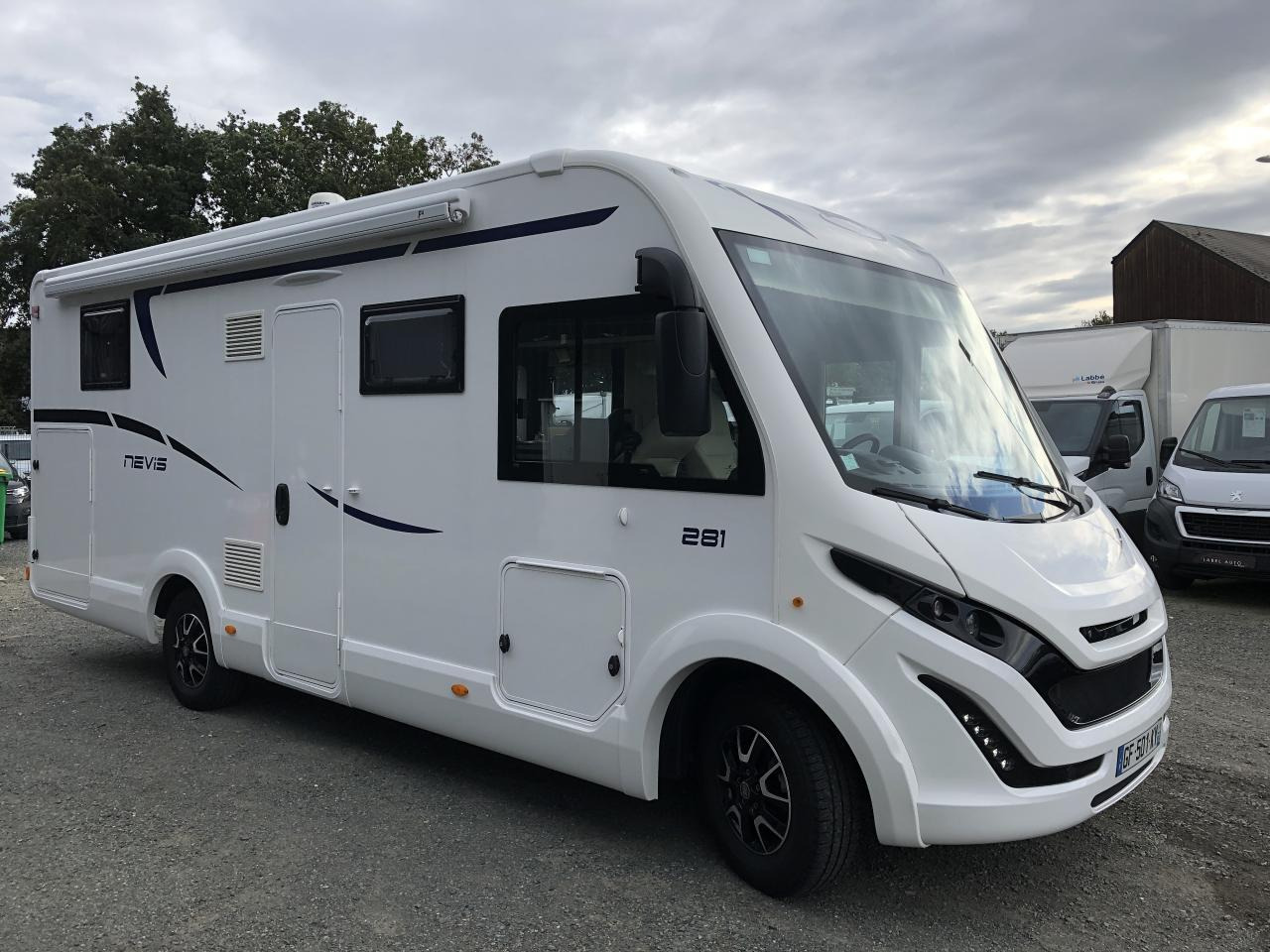 MC LOUIS NEVIS 281 - Camping-car intégral: photos 4 MC LOUIS NEVIS 281 - Camping-car intégral: photos 4