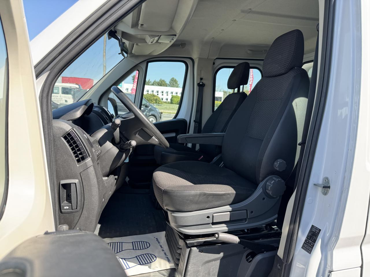 OPEL MOVANO 3T5 BENNE + COFFRE DOUBLE CABINE 6PLACES 2.2 HDI 165CH - Utilitaire benne: photos 4 OPEL MOVANO 3T5 BENNE + COFFRE DOUBLE CABINE 6PLACES 2.2 HDI 165CH - Utilitaire benne: photos 4