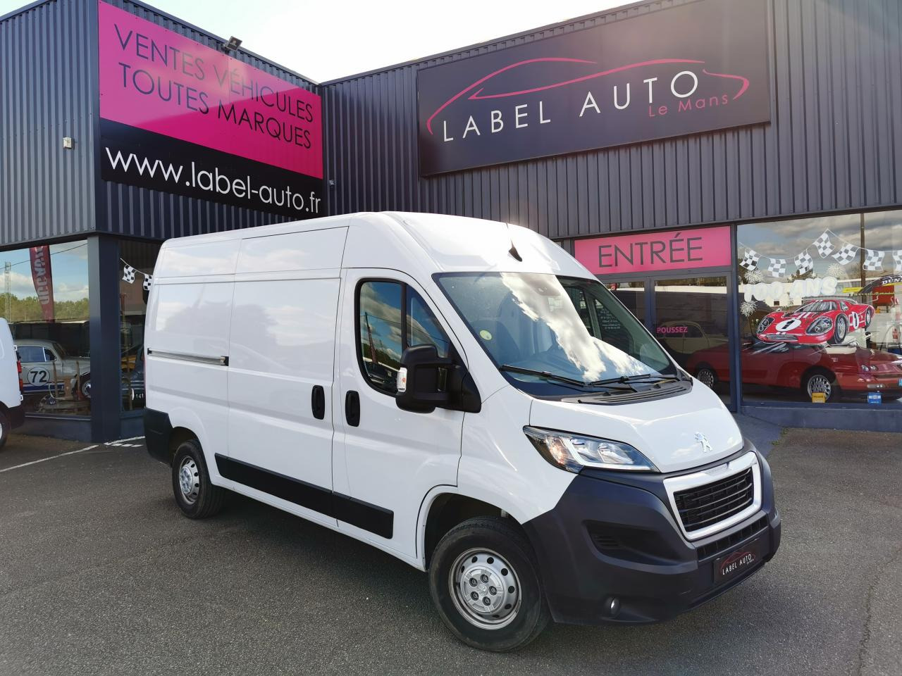 PEUGEOT BOXER 3T0 L2H2 2.2 HDI 140CH ASPHALT - Fourgon utilitaire: photos 1 PEUGEOT BOXER 3T0 L2H2 2.2 HDI 140CH ASPHALT - Fourgon utilitaire: photos 1