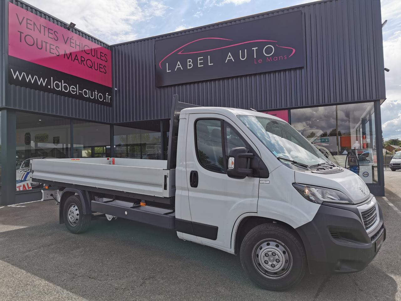 PEUGEOT BOXER 3T5 PLATEAU 4M20 2.2 HDI 140CH - Utilitaire plateau: photos 1 PEUGEOT BOXER 3T5 PLATEAU 4M20 2.2 HDI 140CH - Utilitaire plateau: photos 1