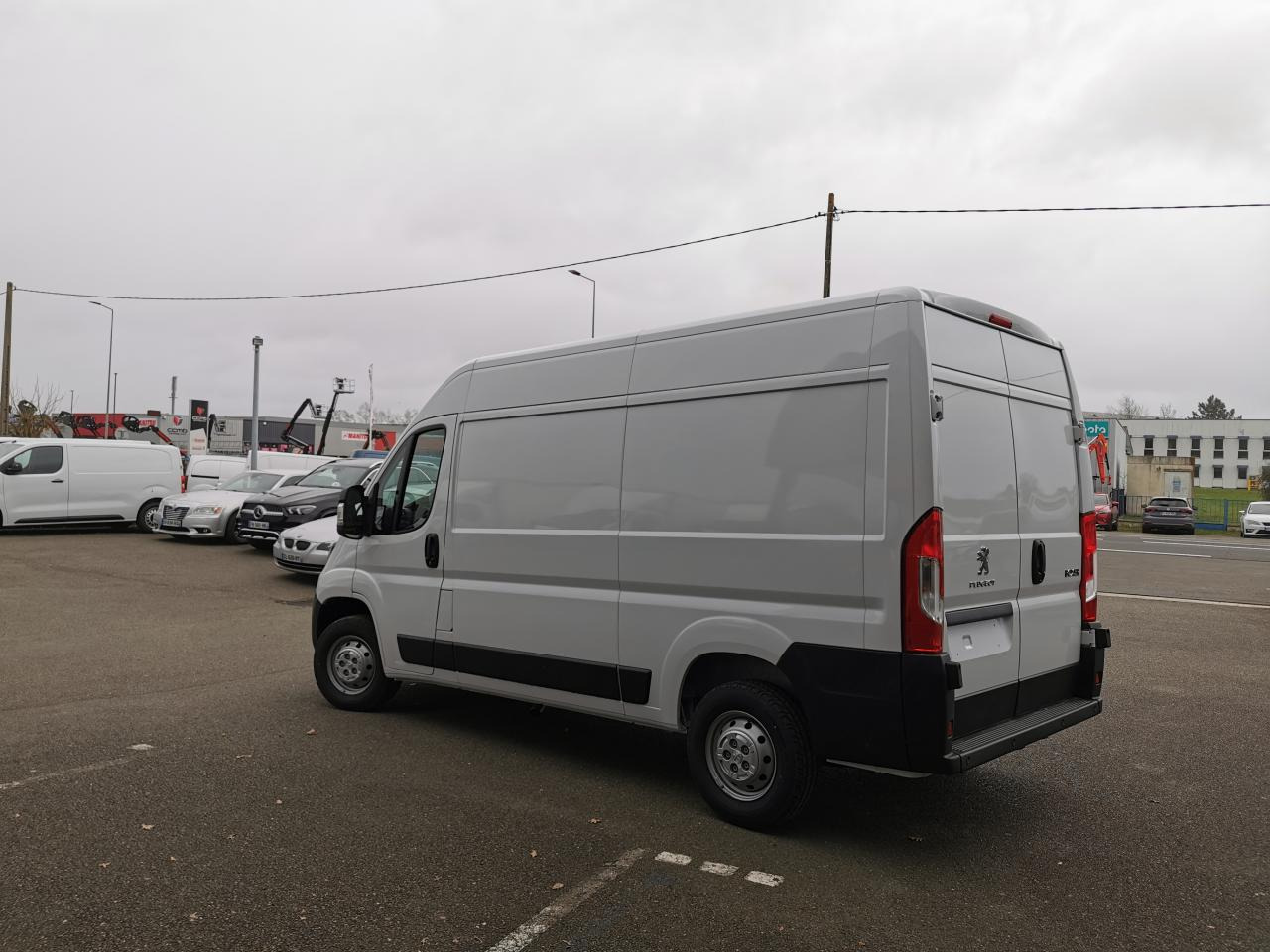 Fourgon utilitaire neuf PEUGEOT Boxer 3.5t L2H2 2.2 HDi S&S Maxi - 140  III FOURGON TOLE Fourgon Tolé 435 L2H2 PHASE 3: photos 8