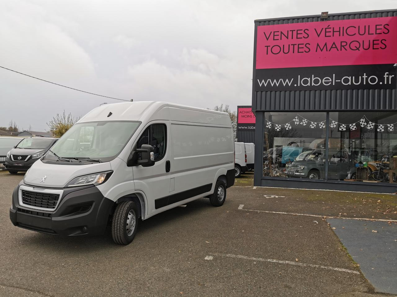 PEUGEOT Boxer 3.5t L2H2 2.2 HDi S&S Maxi - 140 III FOURGON TOLE Fourgon Tolé 435 L2H2 PHASE 3 - Fourgon utilitaire: photos 5 PEUGEOT Boxer 3.5t L2H2 2.2 HDi S&S Maxi - 140 III FOURGON TOLE Fourgon Tolé 435 L2H2 PHASE 3 - Fourgon utilitaire: photos 5