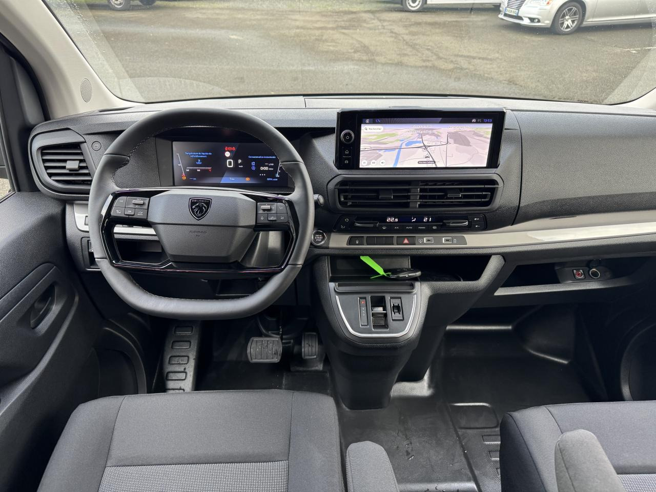 PEUGEOT Expert XL 2.0 BlueHDi - 180 S&S - BV EAT8 III CABINE APPROFONDIE Fourgon Cabine approfondie Fix - Fourgon utilitaire: photos 3 PEUGEOT Expert XL 2.0 BlueHDi - 180 S&S - BV EAT8 III CABINE APPROFONDIE Fourgon Cabine approfondie Fix - Fourgon utilitaire: photos 3