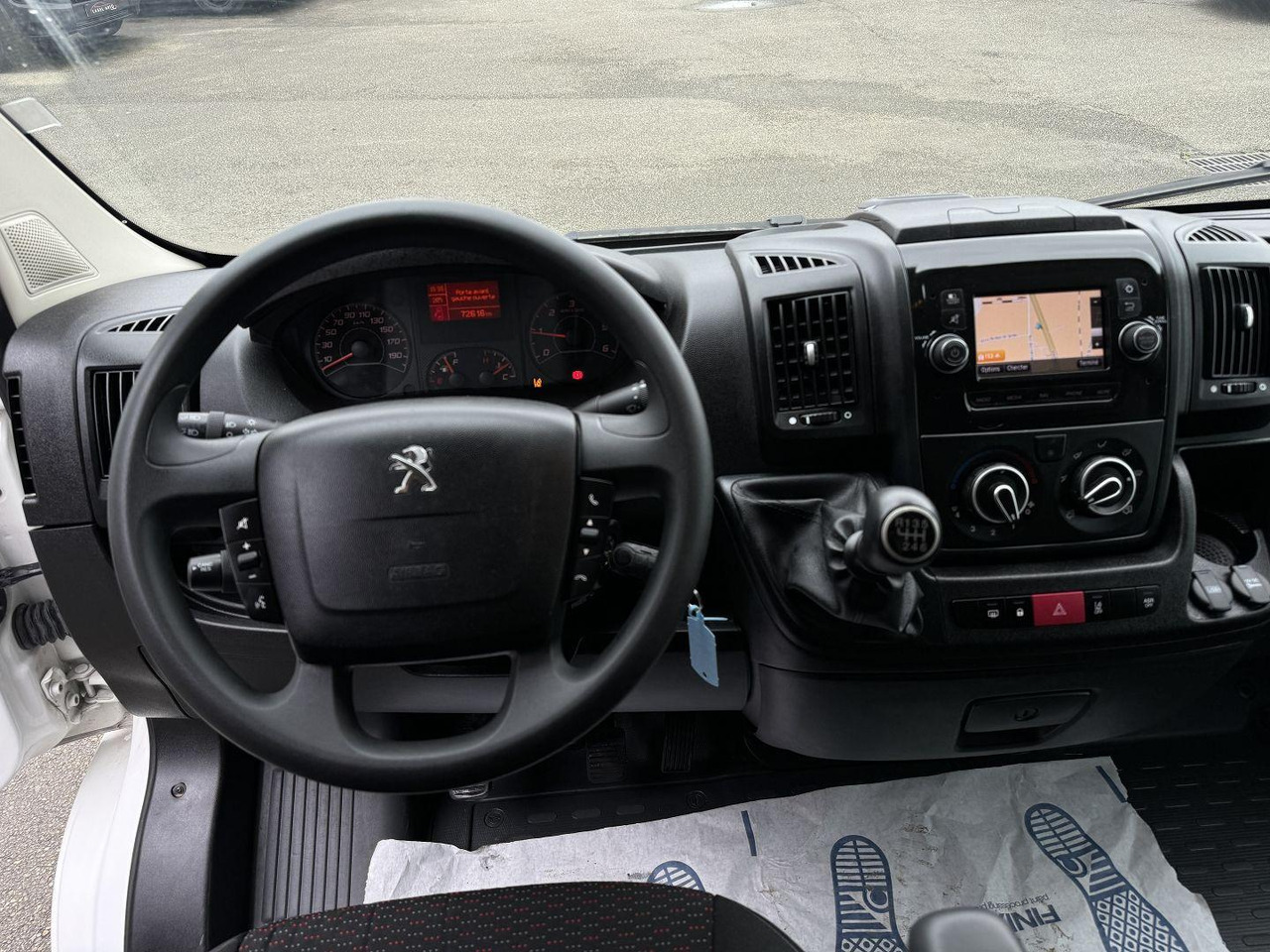 Peugeot Boxer 333 L1H1 2.2 BLUEHDI S&S 140CH ASPHALT - Fourgon utilitaire: photos 3 Peugeot Boxer 333 L1H1 2.2 BLUEHDI S&S 140CH ASPHALT - Fourgon utilitaire: photos 3