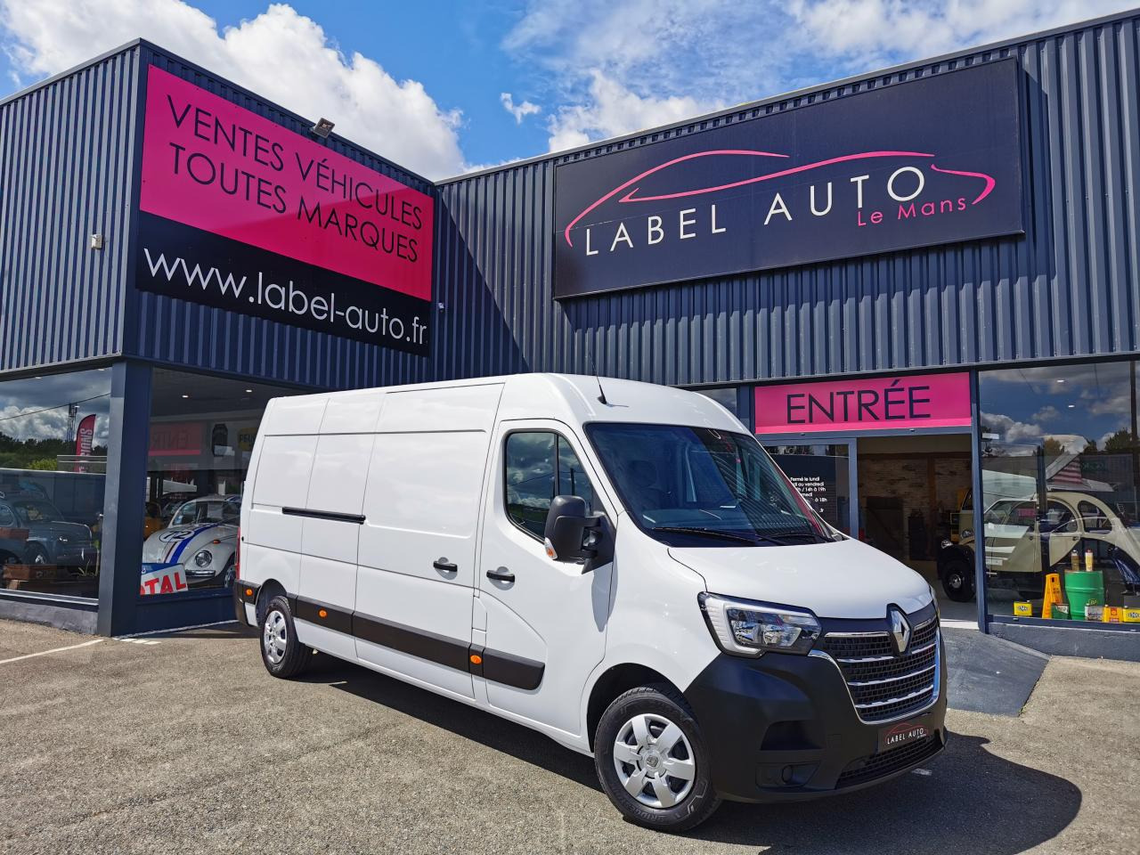 RENAULT Master Confort F3500 L3H2 2.3 Blue dCi - 135 III FOURGON Fourgon L3H2 Traction PHASE 3 - Fourgon utilitaire: photos 1 RENAULT Master Confort F3500 L3H2 2.3 Blue dCi - 135 III FOURGON Fourgon L3H2 Traction PHASE 3 - Fourgon utilitaire: photos 1
