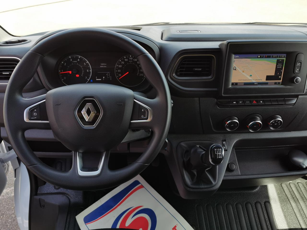 RENAULT Master Confort F3500 L3H2 2.3 Blue dCi - 135 III FOURGON Fourgon L3H2 Traction PHASE 3 - Fourgon utilitaire: photos 4 RENAULT Master Confort F3500 L3H2 2.3 Blue dCi - 135 III FOURGON Fourgon L3H2 Traction PHASE 3 - Fourgon utilitaire: photos 4