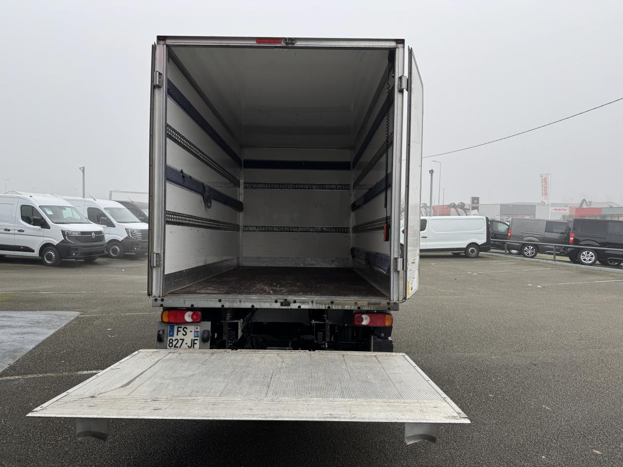 RENAULT Master Confort R3500 L2 2.3 dCi - 130  III CHASSIS CABINE Châssis Cabine L2 Propulsion PHASE 3 - Fourgon grand volume: photos 3 RENAULT Master Confort R3500 L2 2.3 dCi - 130  III CHASSIS CABINE Châssis Cabine L2 Propulsion PHASE 3 - Fourgon grand volume: photos 3