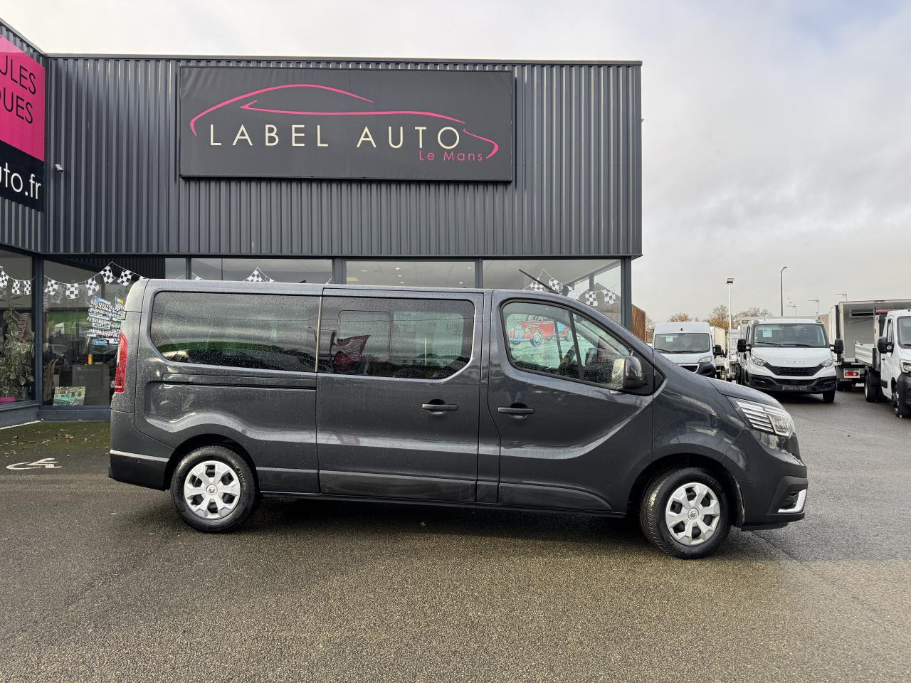 RENAULT Trafic L2 2.0 Energy dCi - 150 - S&S - BV EDC Eu48ro 6e III COMBI Combi Intens L2H1 PHASE 3 - Utilitaire double cabine: photos 1 RENAULT Trafic L2 2.0 Energy dCi - 150 - S&S - BV EDC Eu48ro 6e III COMBI Combi Intens L2H1 PHASE 3 - Utilitaire double cabine: photos 1