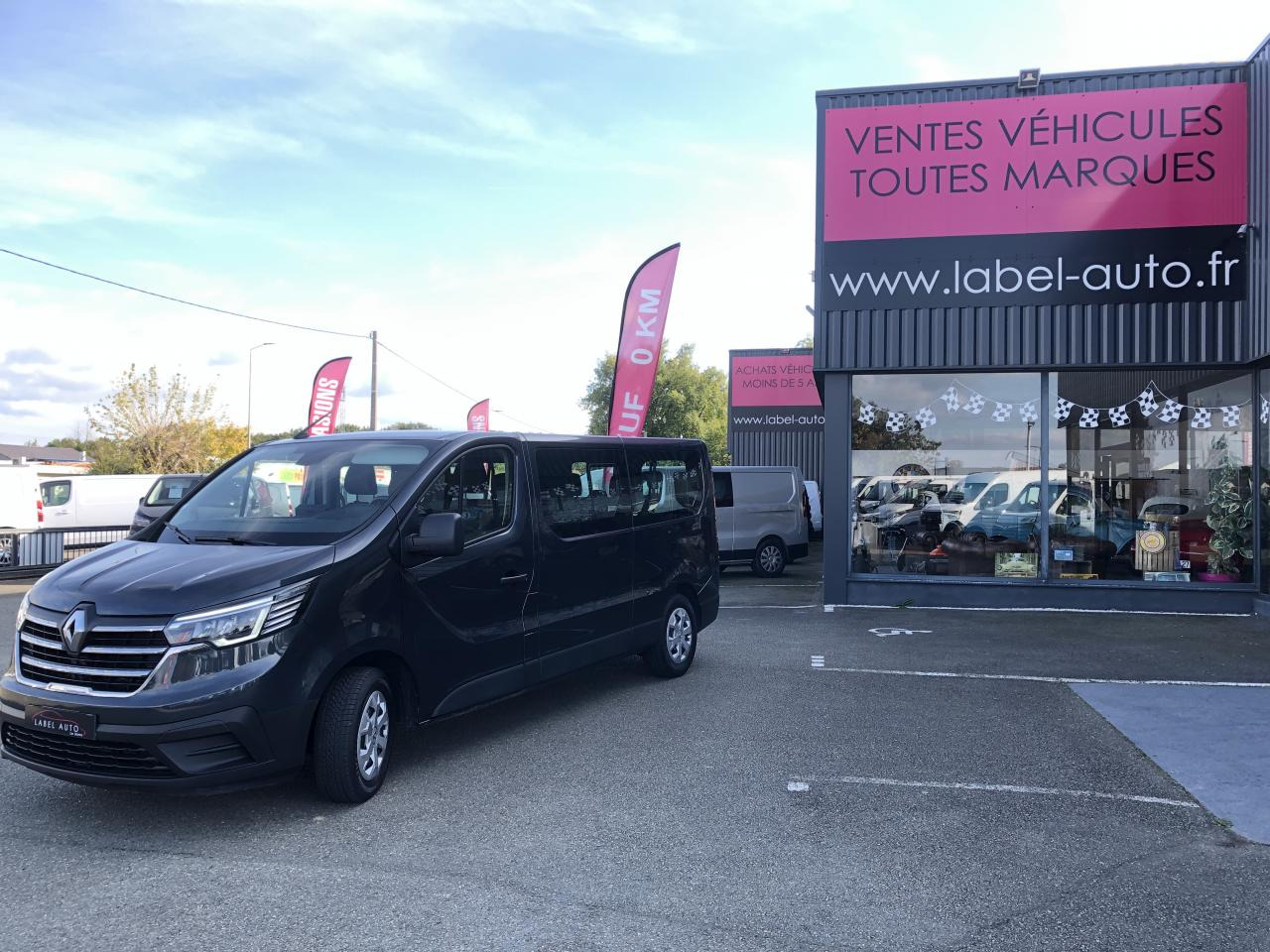 RENAULT Trafic L2 2.0 Energy dCi - 150 - S&S  III COMBI Combi Zen L2H1 PHASE 3 - Transport de personnes: photos 5 RENAULT Trafic L2 2.0 Energy dCi - 150 - S&S  III COMBI Combi Zen L2H1 PHASE 3 - Transport de personnes: photos 5