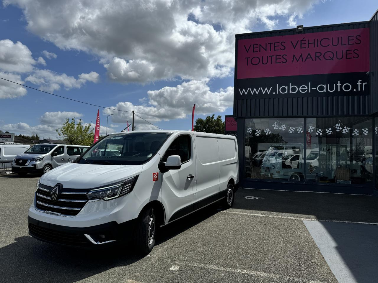 RENAULT Trafic L2H1 3000 Kg 2.0 Blue dCi - 170 2024 III FOURGON Fourgon Advance L2H1 PHASE 3 - Fourgon utilitaire: photos 1 RENAULT Trafic L2H1 3000 Kg 2.0 Blue dCi - 170 2024 III FOURGON Fourgon Advance L2H1 PHASE 3 - Fourgon utilitaire: photos 1