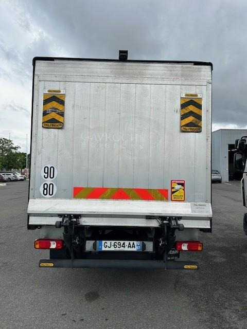 Iveco Daily 70C16 Plateau Brasseur Rideaux coulissant Hayon rabattable - Utilitaire rideaux coulissants (PLSC): photos 3 Iveco Daily 70C16 Plateau Brasseur Rideaux coulissant Hayon rabattable - Utilitaire rideaux coulissants (PLSC): photos 3