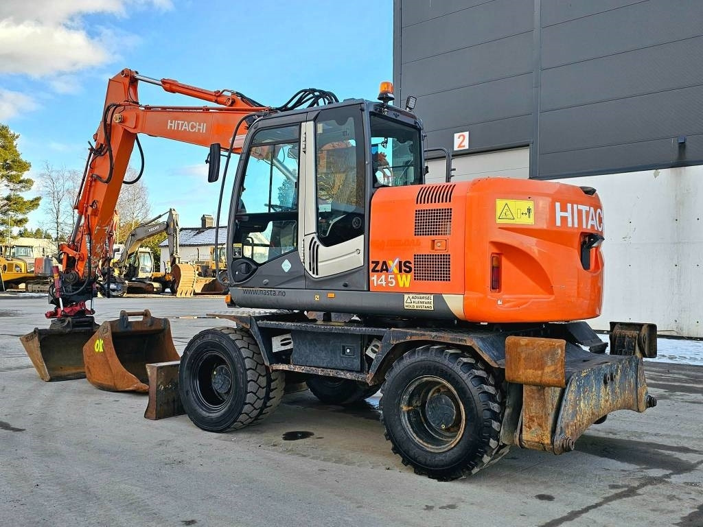 Hitachi ZX 145 W-3 - Pelle sur pneus: photos 3 Hitachi ZX 145 W-3 - Pelle sur pneus: photos 3