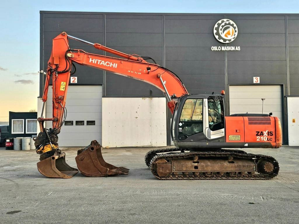 Hitachi ZX 210 LC-3 - Pelle sur chenille: photos 2 Hitachi ZX 210 LC-3 - Pelle sur chenille: photos 2