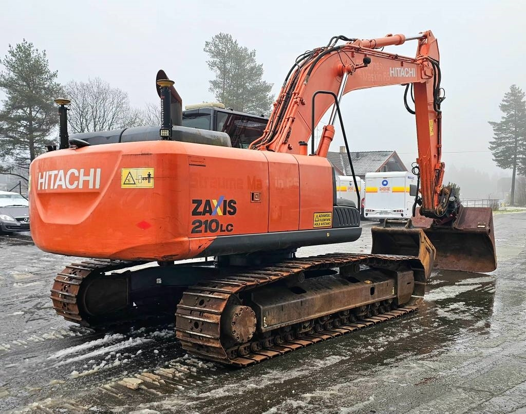 Hitachi ZX 210 LC-6 - Pelle sur chenille: photos 5 Hitachi ZX 210 LC-6 - Pelle sur chenille: photos 5