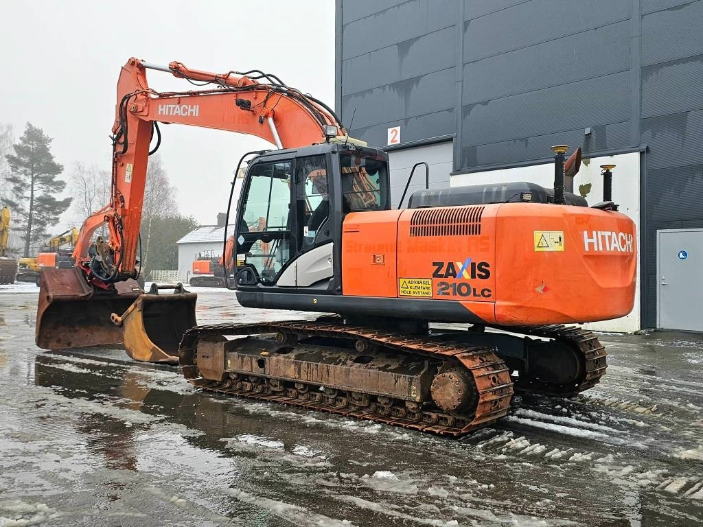 Hitachi ZX 210 LC-6 - Pelle sur chenille: photos 3 Hitachi ZX 210 LC-6 - Pelle sur chenille: photos 3