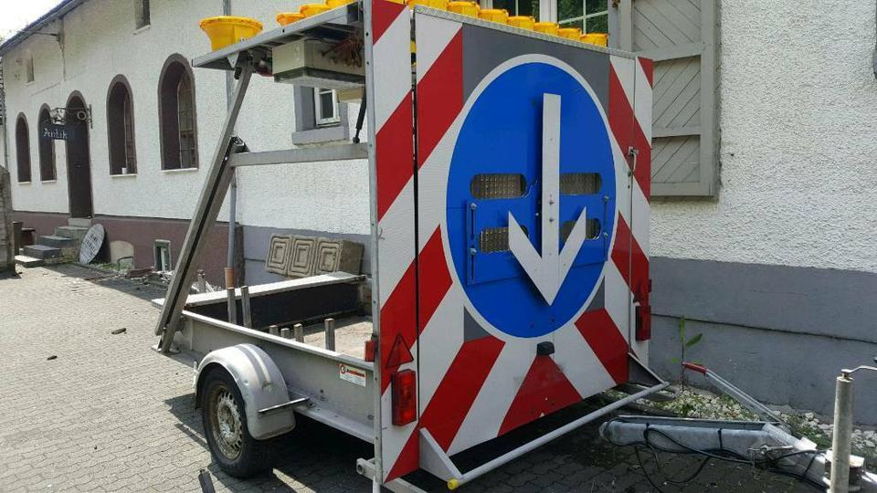 Absperrtafel Verkehrsleitanhänger verkehrsicherungsanhänger Nisse - L'équipement de construction, Remorque: photos 3 Absperrtafel Verkehrsleitanhänger verkehrsicherungsanhänger Nisse - L'équipement de construction, Remorque: photos 3