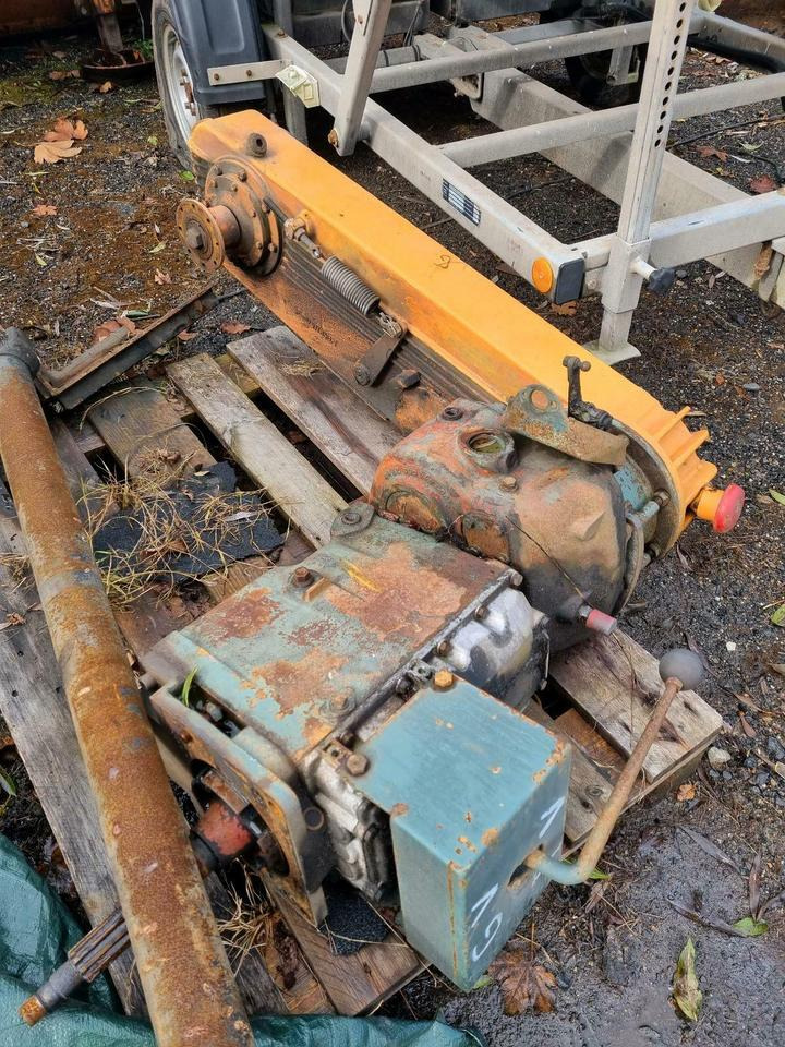 Bananengetriebe Unimog Schneefräse Getriebe Schmidt Schneeschleud - Boîte de vitesse pour Véhicule de voirie/ Spécial: photos 1 Bananengetriebe Unimog Schneefräse Getriebe Schmidt Schneeschleud - Boîte de vitesse pour Véhicule de voirie/ Spécial: photos 1