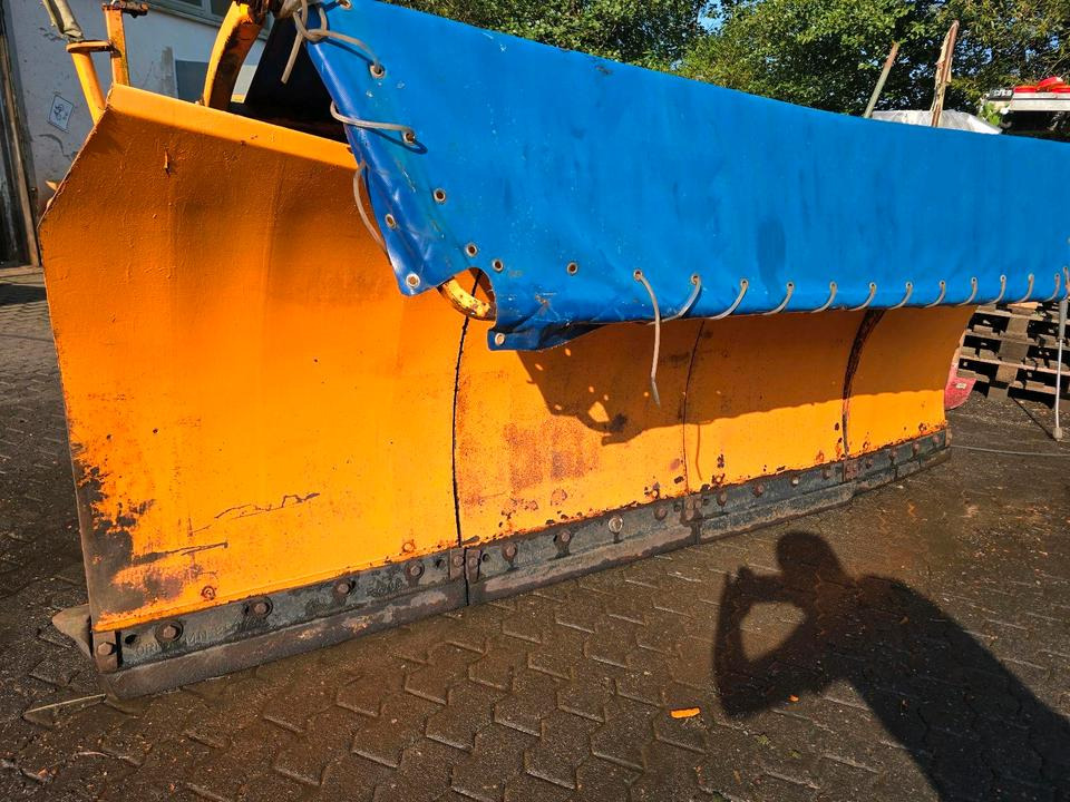 Beilhack PV 29-4 Schneepflug Schneeschild Scheeschieber Winterdienst Unimog U400 300 290 500 427 530 423 318 323 LKW Fendt - Lame à neige: photos 2 Beilhack PV 29-4 Schneepflug Schneeschild Scheeschieber Winterdienst Unimog U400 300 290 500 427 530 423 318 323 LKW Fendt - Lame à neige: photos 2