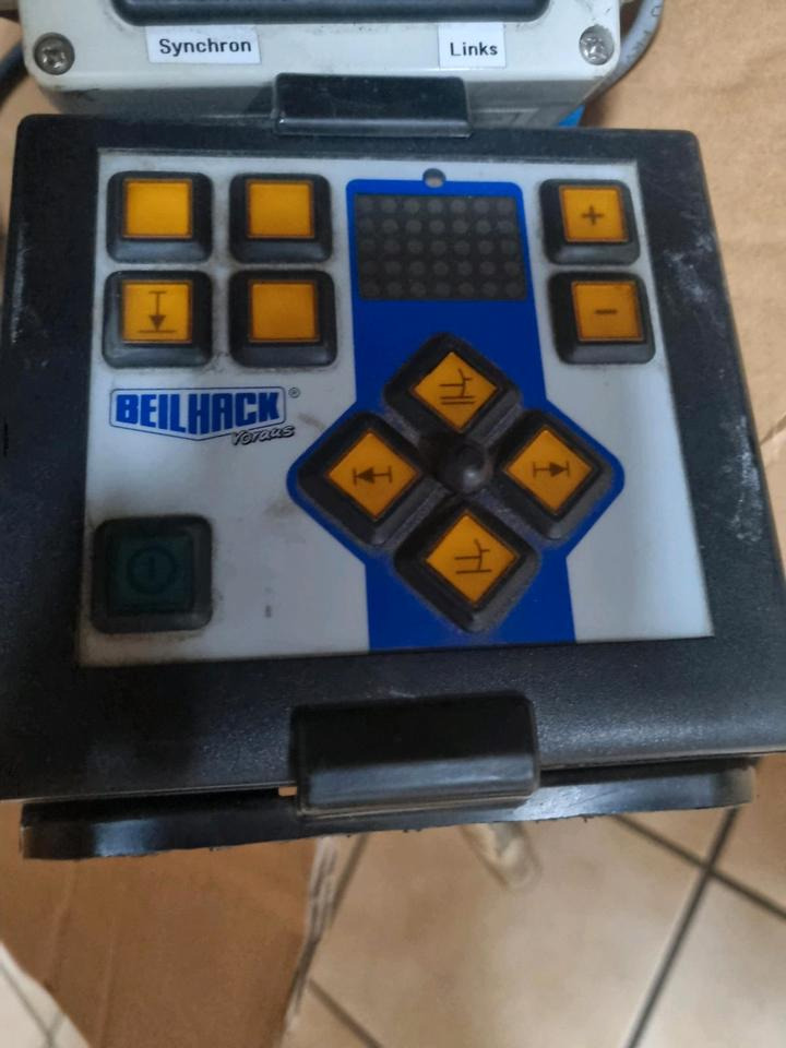 Beilhack Schneepflug Steuerung Bedienung Kommunalhydraulik Unimog - Bloc de gestion pour Véhicule de voirie/ Spécial: photos 2 Beilhack Schneepflug Steuerung Bedienung Kommunalhydraulik Unimog - Bloc de gestion pour Véhicule de voirie/ Spécial: photos 2