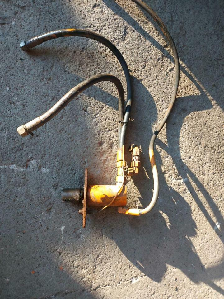 Hydraulikmotor Schmidt DST SST Salzstreuer Winterdienst Unimog - Moteur hydraulique pour Véhicule de voirie/ Spécial: photos 1 Hydraulikmotor Schmidt DST SST Salzstreuer Winterdienst Unimog - Moteur hydraulique pour Véhicule de voirie/ Spécial: photos 1