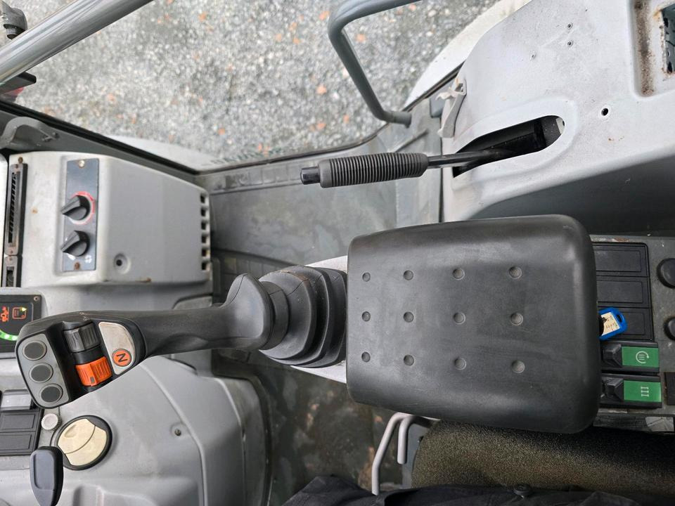 Chargeuse sur pneus télescopique Kramer 680T Radlader 1360 Stunden Teleskoplader Radteleskoplader Teleskopradlader 580T 480T 680 580 480: photos 9 Chargeuse sur pneus télescopique Kramer 680T Radlader 1360 Stunden Teleskoplader Radteleskoplader Teleskopradlader 580T 480T 680 580 480: photos 9