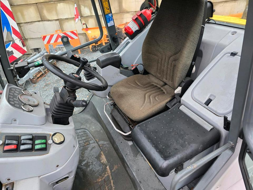 Chargeuse sur pneus télescopique Kramer 680T Radlader 1360 Stunden Teleskoplader Radteleskoplader Teleskopradlader 580T 480T 680 580 480: photos 10 Chargeuse sur pneus télescopique Kramer 680T Radlader 1360 Stunden Teleskoplader Radteleskoplader Teleskopradlader 580T 480T 680 580 480: photos 10