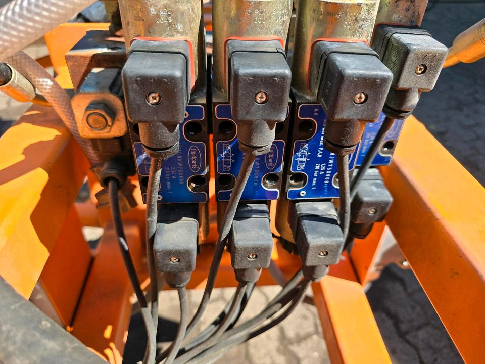 Leitpfostenwaschgerät WV 3-L Wassenberg Schmidt Drutzel für Unimog 405 U290 300 400 500 427 424 318 218 430 Leitpfosten - Brosse: photos 4 Leitpfostenwaschgerät WV 3-L Wassenberg Schmidt Drutzel für Unimog 405 U290 300 400 500 427 424 318 218 430 Leitpfosten - Brosse: photos 4