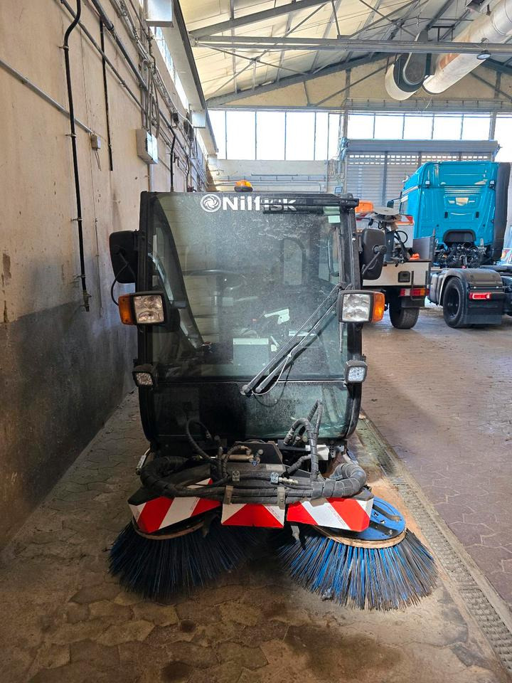 Balayeuse de voirie Nilfisk City Ranger 3500 Kehrmaschine Straßenkehrmaschine mit Schmidt Bediendisplay Hako Kehreinheit: photos 6