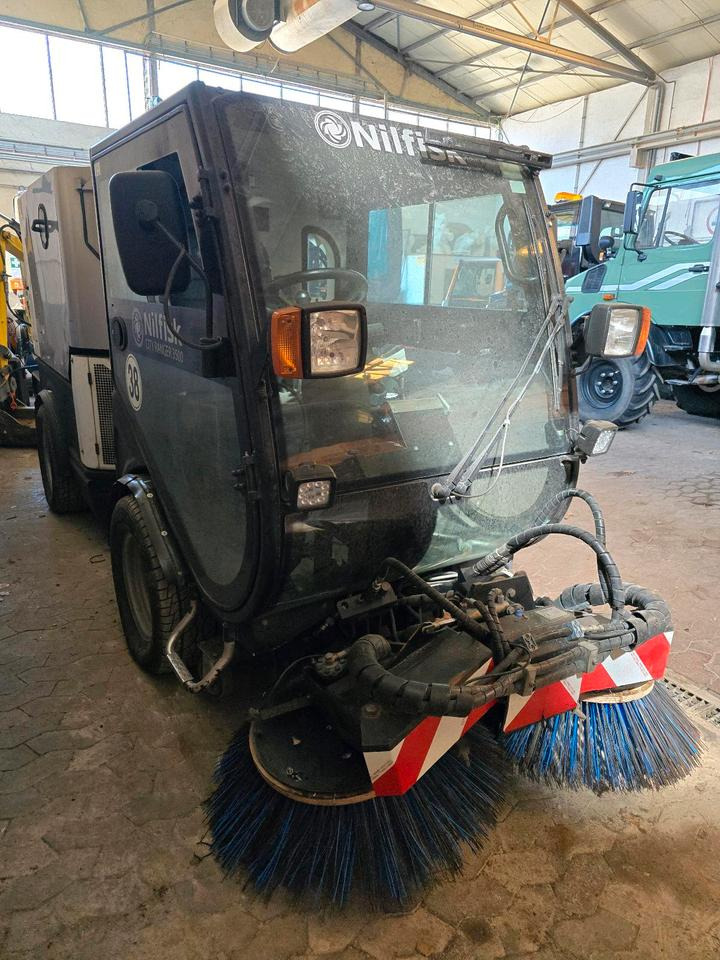 Balayeuse de voirie Nilfisk City Ranger 3500 Kehrmaschine Straßenkehrmaschine mit Schmidt Bediendisplay Hako Kehreinheit: photos 7