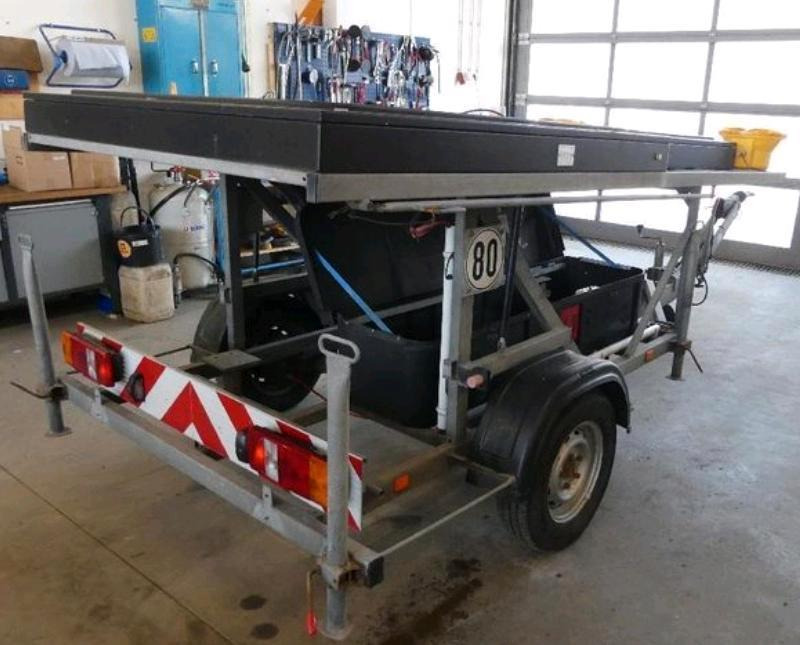 Nissen LED Vorwarntafel VLT Verkehrsleittafel Leittafel Sicherungsanhänger Verkehrsleitanhänger Verkehrssicherungsanhänger Verkehrsleitanhänger Verkehrsleittafel - L'équipement de construction, Remorque: photos 4 Nissen LED Vorwarntafel VLT Verkehrsleittafel Leittafel Sicherungsanhänger Verkehrsleitanhänger Verkehrssicherungsanhänger Verkehrsleitanhänger Verkehrsleittafel - L'équipement de construction, Remorque: photos 4