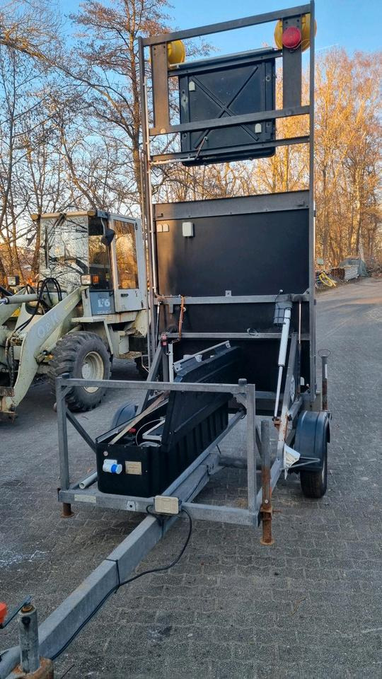 Nissen VLT LED Verkehrsleittafel Verkehrsleitanhänger Verkehrssicherungsanhänger Leitanhänger Leittafel Baustellenabsicherung RSA21 - L'équipement de construction, Remorque: photos 3 Nissen VLT LED Verkehrsleittafel Verkehrsleitanhänger Verkehrssicherungsanhänger Leitanhänger Leittafel Baustellenabsicherung RSA21 - L'équipement de construction, Remorque: photos 3