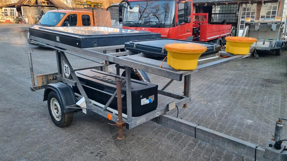 Nissen VLT LED Verkehrsleittafel Verkehrsleitanhänger Verkehrssicherungsanhänger Leitanhänger Leittafel Baustellenabsicherung RSA21 - L'équipement de construction, Remorque: photos 4 Nissen VLT LED Verkehrsleittafel Verkehrsleitanhänger Verkehrssicherungsanhänger Leitanhänger Leittafel Baustellenabsicherung RSA21 - L'équipement de construction, Remorque: photos 4