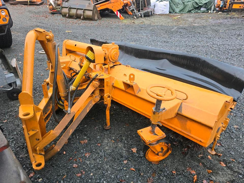 Schmidt VKS Kehrmaschine Straßenkehrmaschine Frontkehrmaschine Kehrbesen für Radlader Unimog Traktor - Brosse: photos 2 Schmidt VKS Kehrmaschine Straßenkehrmaschine Frontkehrmaschine Kehrbesen für Radlader Unimog Traktor - Brosse: photos 2