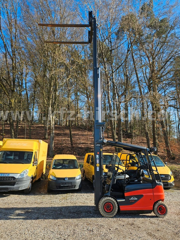 Linde E25 R Roadster , 6.880mm Hubhöhe, StVZO hydr. Zi - Chariot élévateur électrique: photos 1 Linde E25 R Roadster , 6.880mm Hubhöhe, StVZO hydr. Zi - Chariot élévateur électrique: photos 1
