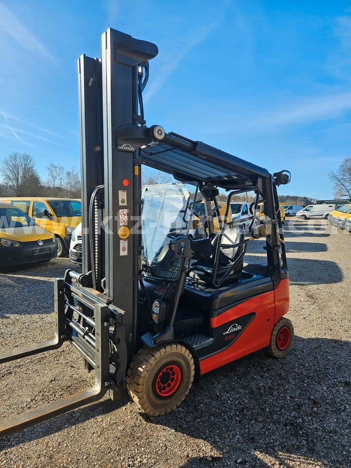 Linde E25 R Roadster , 6.880mm Hubhöhe, StVZO hydr. Zi - Chariot élévateur électrique: photos 5 Linde E25 R Roadster , 6.880mm Hubhöhe, StVZO hydr. Zi - Chariot élévateur électrique: photos 5
