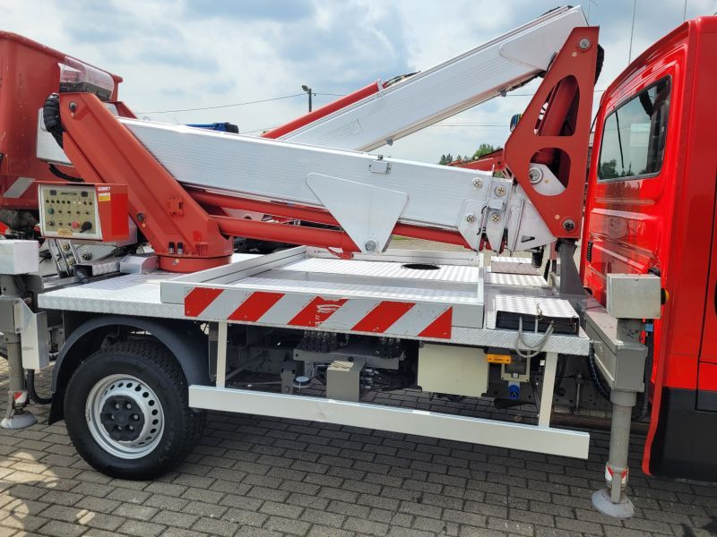 Iveco Daily 35S12 podnośnik koszowy 21 m Multitel MX210 - Camion avec nacelle: photos 5 Iveco Daily 35S12 podnośnik koszowy 21 m Multitel MX210 - Camion avec nacelle: photos 5
