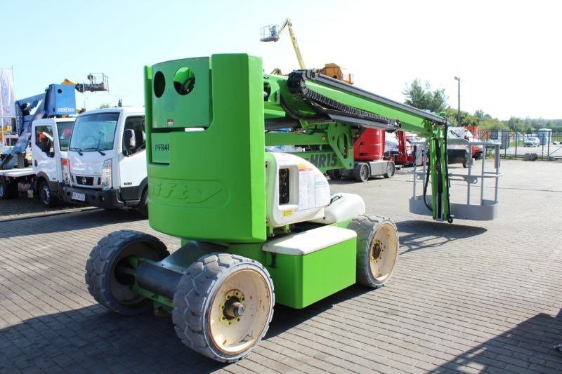 Podnośnik koszowy samojezdny Niftylift HR15 NDE bi-energy - Nacelle articulée: photos 3 Podnośnik koszowy samojezdny Niftylift HR15 NDE bi-energy - Nacelle articulée: photos 3