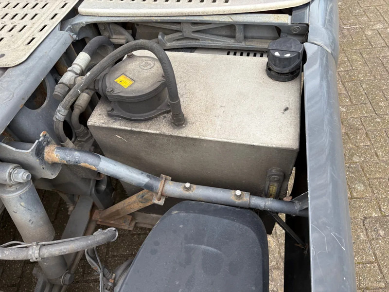DAF CF 440 6x2 / HOLLAND TRUCK / LOW KM / NEW APK - TUV / BULK COMPRESSOR / ADR I II III / - Tracteur routier: photos 5 DAF CF 440 6x2 / HOLLAND TRUCK / LOW KM / NEW APK - TUV / BULK COMPRESSOR / ADR I II III / - Tracteur routier: photos 5