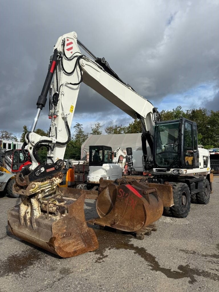 CAT M 316 D - Pelle sur pneus: photos 4 CAT M 316 D - Pelle sur pneus: photos 4