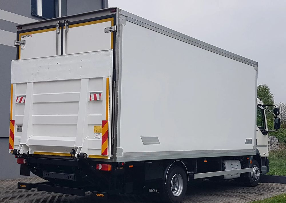 DAF 12T LF 210 WINDA CHŁODNIA 14EP 5,79x2,48x2,29 KLIMA AGREGAT - Camion frigorifique: photos 4 DAF 12T LF 210 WINDA CHŁODNIA 14EP 5,79x2,48x2,29 KLIMA AGREGAT - Camion frigorifique: photos 4