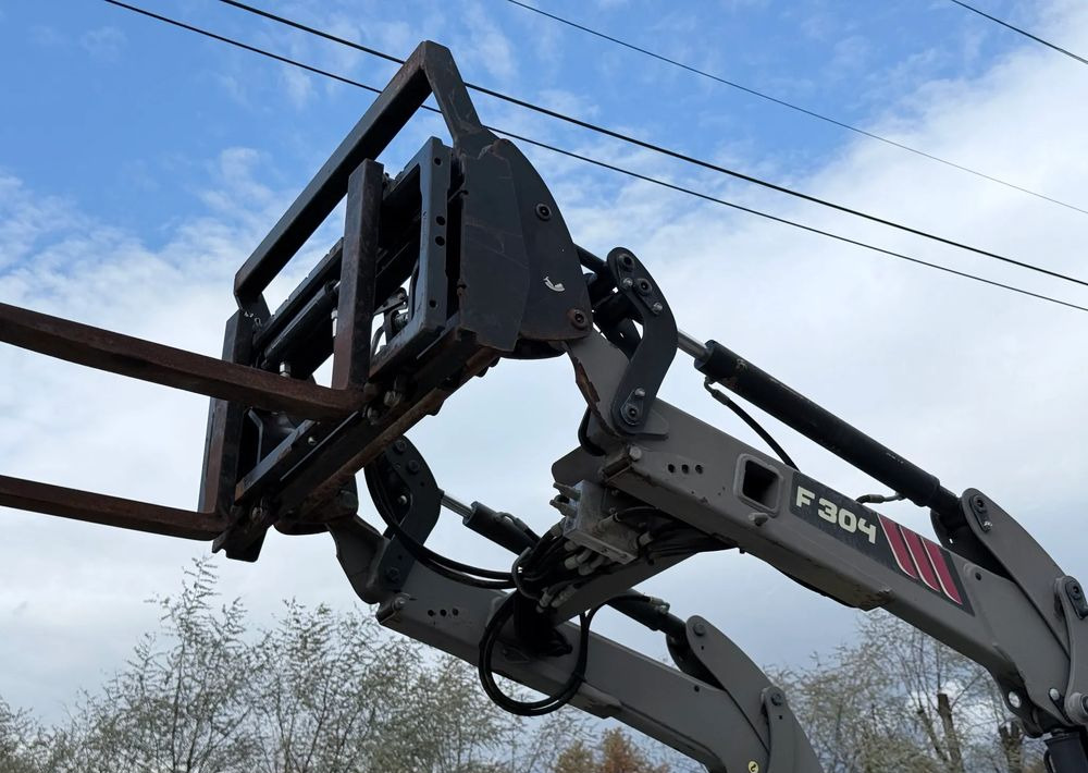 Claas * Ciągnik Traktor CLAAS 240 F NEXOS * 4x4 * Sadowniczy * Tur MX F304 * TUZ * Wałek WOM - Tracteur agricole: photos 5 Claas * Ciągnik Traktor CLAAS 240 F NEXOS * 4x4 * Sadowniczy * Tur MX F304 * TUZ * Wałek WOM - Tracteur agricole: photos 5