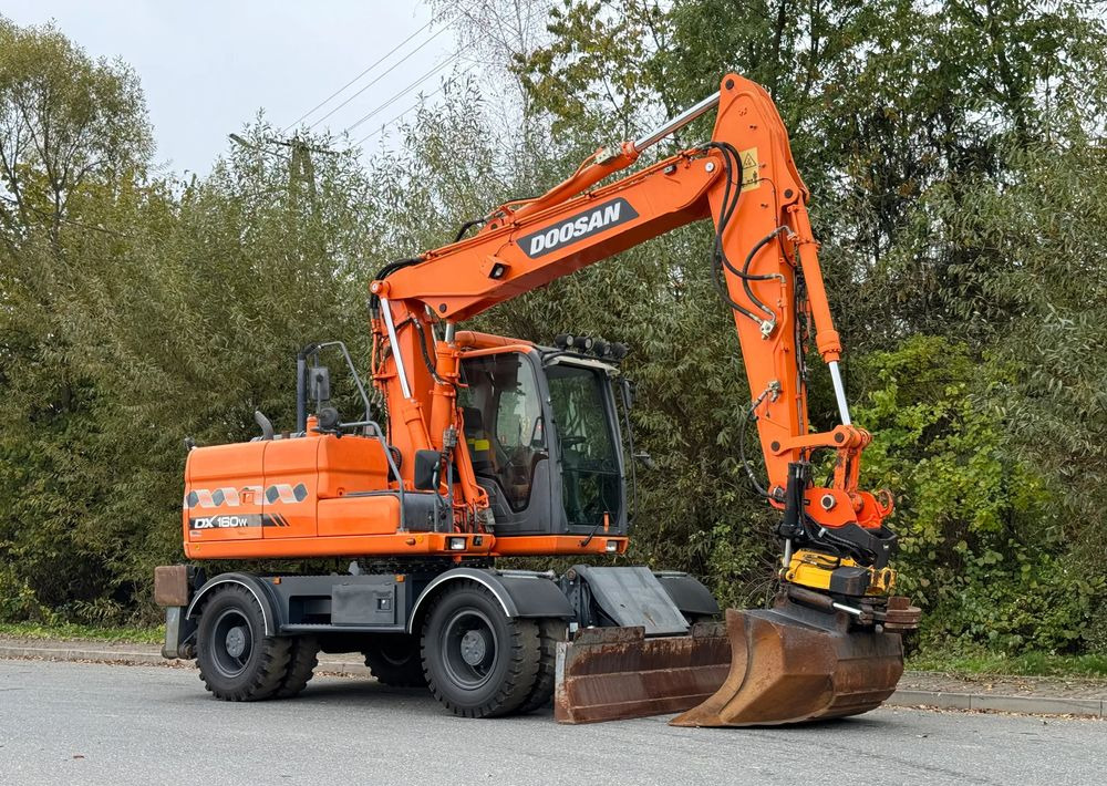 Doosan * DOOSAN DX160W *ROTOTILT* GPS 2D Leica * Sprowadzona * Stan Perfekcyjny * Koparka Kołowa * - Pelle sur pneus: photos 2 Doosan * DOOSAN DX160W *ROTOTILT* GPS 2D Leica * Sprowadzona * Stan Perfekcyjny * Koparka Kołowa * - Pelle sur pneus: photos 2