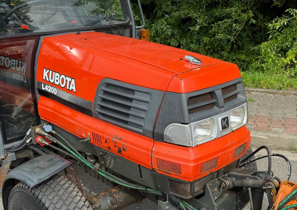 Kubota * Traktor KUBOTA L4200 * 4x4 * Pług Piaskarka * Wałek Przód Tył * Sprowadzony* Zimowe Utrzymanie - Tracteur agricole: photos 5 Kubota * Traktor KUBOTA L4200 * 4x4 * Pług Piaskarka * Wałek Przód Tył * Sprowadzony* Zimowe Utrzymanie - Tracteur agricole: photos 5