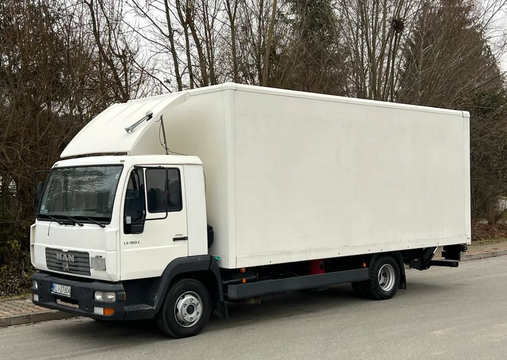 MAN MAN 8-180 KONTENER WINDA ZAŁADOWCZA - Camion fourgon: photos 1 MAN MAN 8-180 KONTENER WINDA ZAŁADOWCZA - Camion fourgon: photos 1