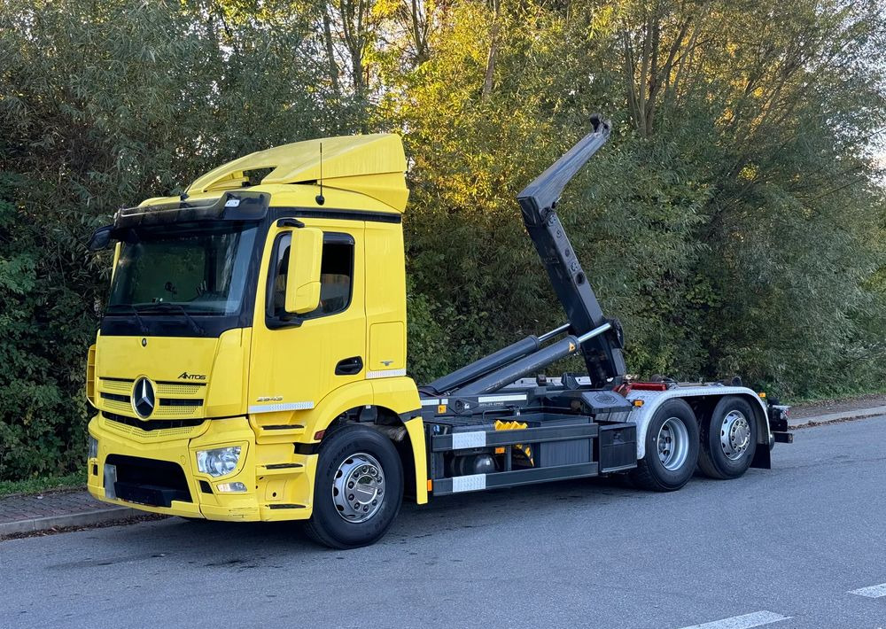 Mercedes-Benz * Hakowiec * Mercedes Antos 2543 * Sprowadzony * Stan Perfekcyjny - Camion ampliroll: photos 1 Mercedes-Benz * Hakowiec * Mercedes Antos 2543 * Sprowadzony * Stan Perfekcyjny - Camion ampliroll: photos 1