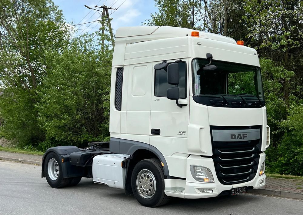 DAF * DAF XF 106 * SPROWADZONY * SUPER STAN CIĄGNIK SIODŁOWY Euro 6 - Tracteur routier: photos 1 DAF * DAF XF 106 * SPROWADZONY * SUPER STAN CIĄGNIK SIODŁOWY Euro 6 - Tracteur routier: photos 1