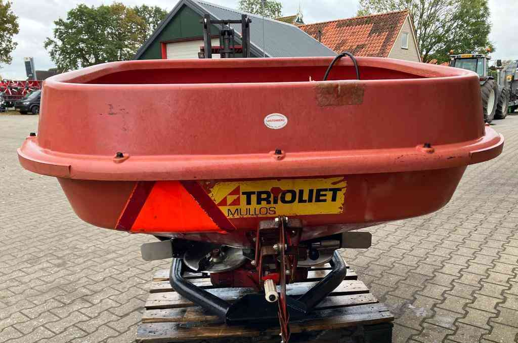Trioliet TST Kunstmeststrooier mestverwerking - Distributeur d'engrais: photos 2 Trioliet TST Kunstmeststrooier mestverwerking - Distributeur d'engrais: photos 2